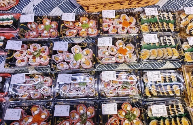 餐超融合三大区域标杆案例拆解：从“逛带吃”到“吃带逛”的破局逻辑